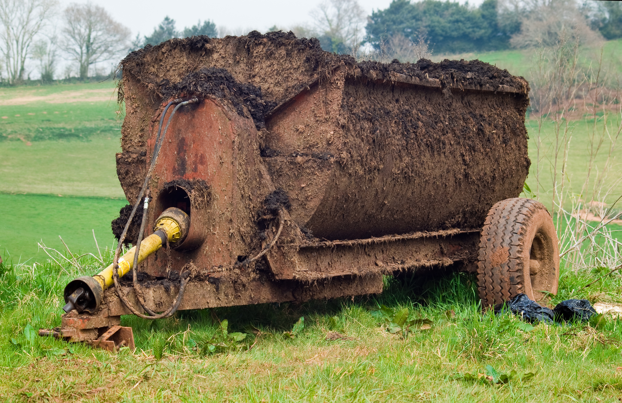 Muck spreader with PTO hookup